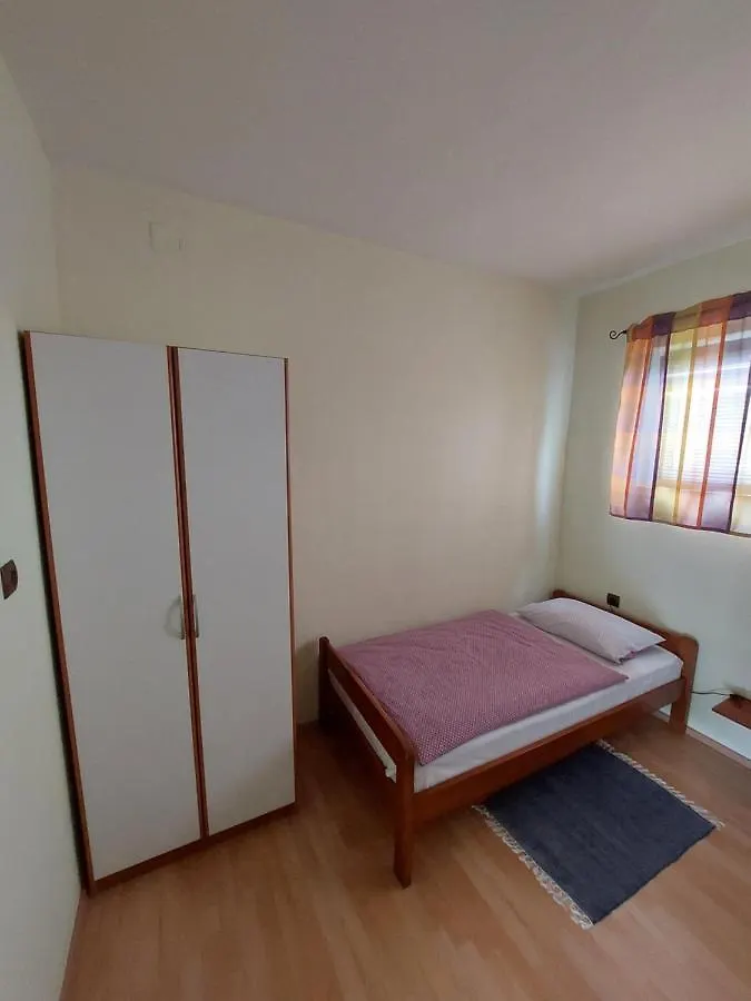 Apartman Thea Gomirje 0*,