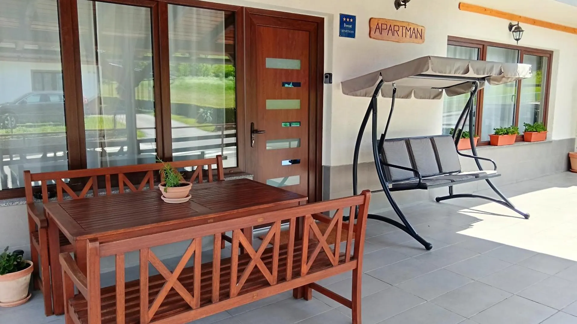 Apartman Thea Gomirje شقة