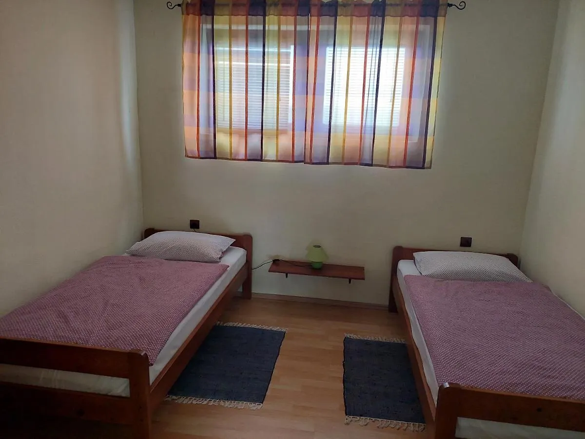 Apartman Thea Gomirje 0*,
